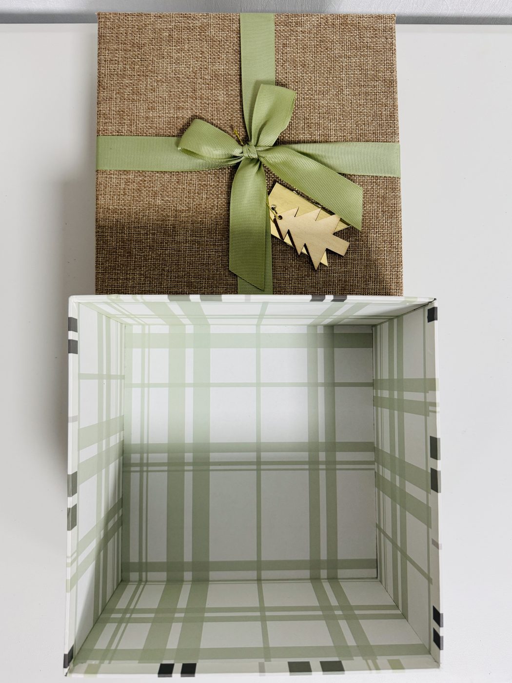 Gift Packaging Box 01 view 2